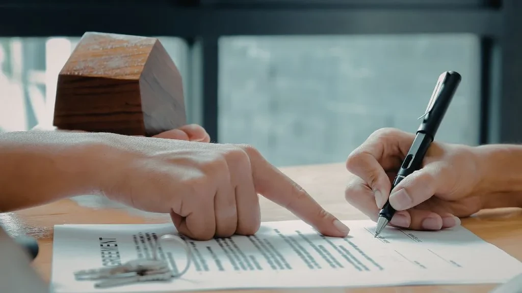 Featured image for What to Know Before Signing a Storage Rental Agreement