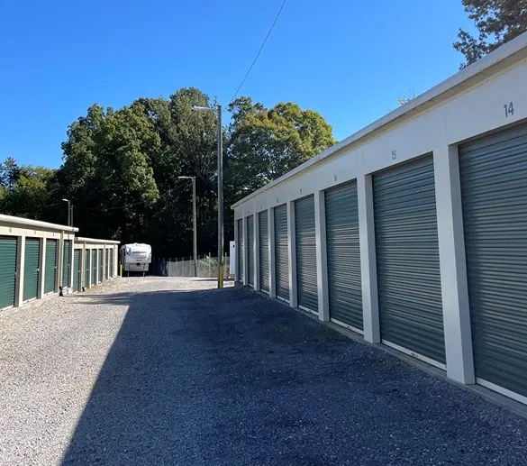 Exterior of storage units at Volunteer Storage Chapman.