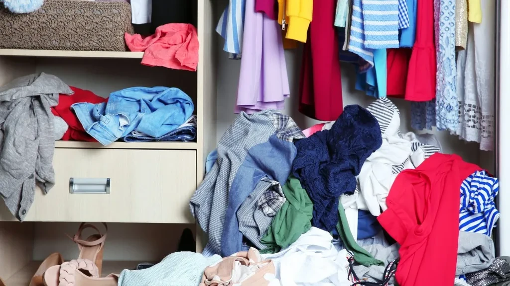 Featured image for Low on Space? 5 Easy Solutions Beyond Overstuffed Closets